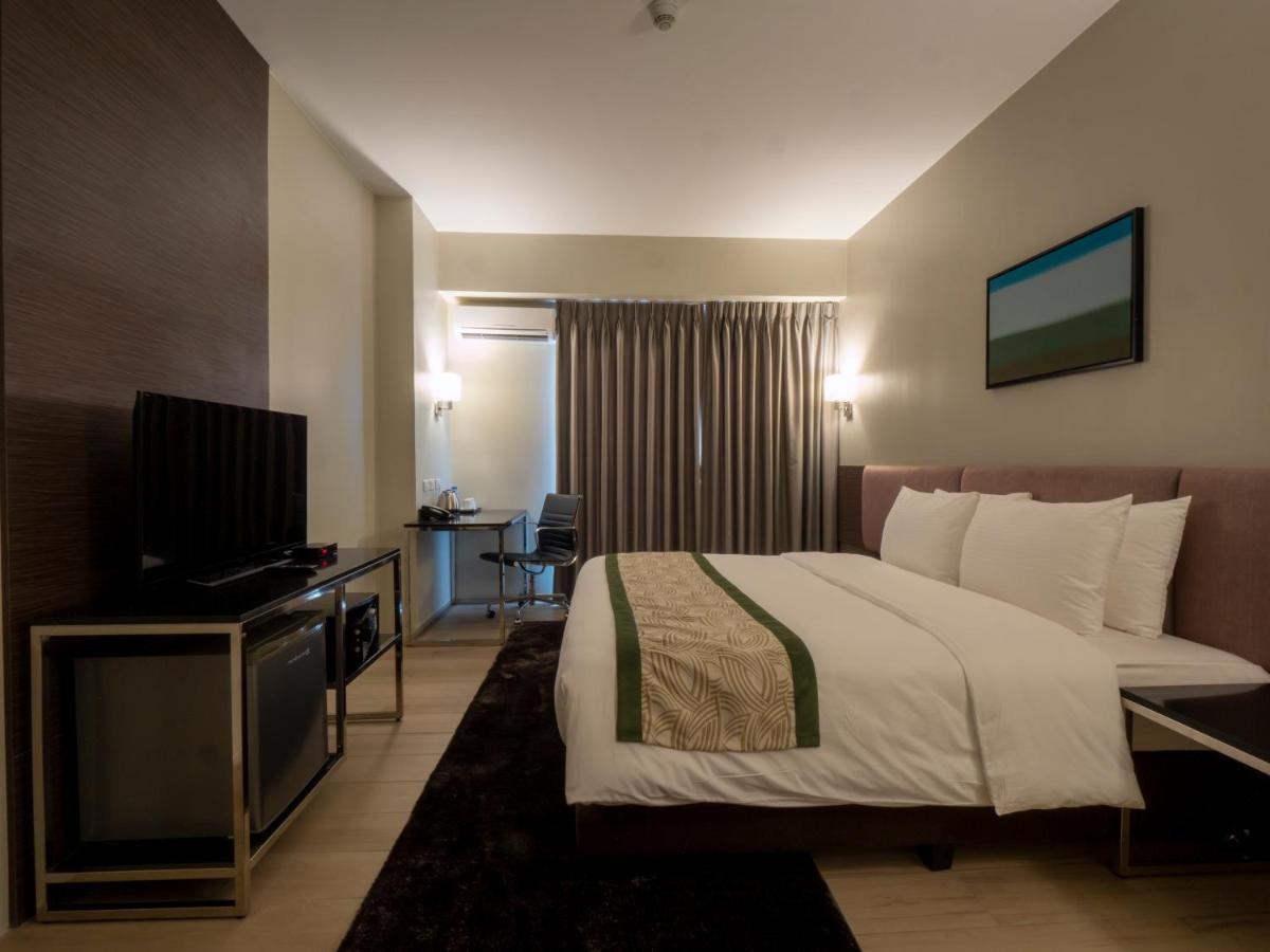 Sequoia Hotel Manila Bay Paranaque City エクステリア 写真