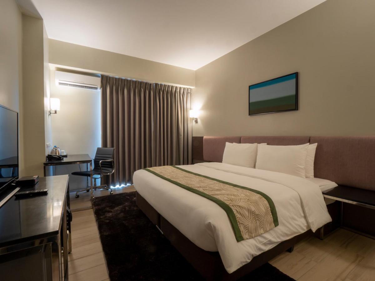 Sequoia Hotel Manila Bay Paranaque City エクステリア 写真