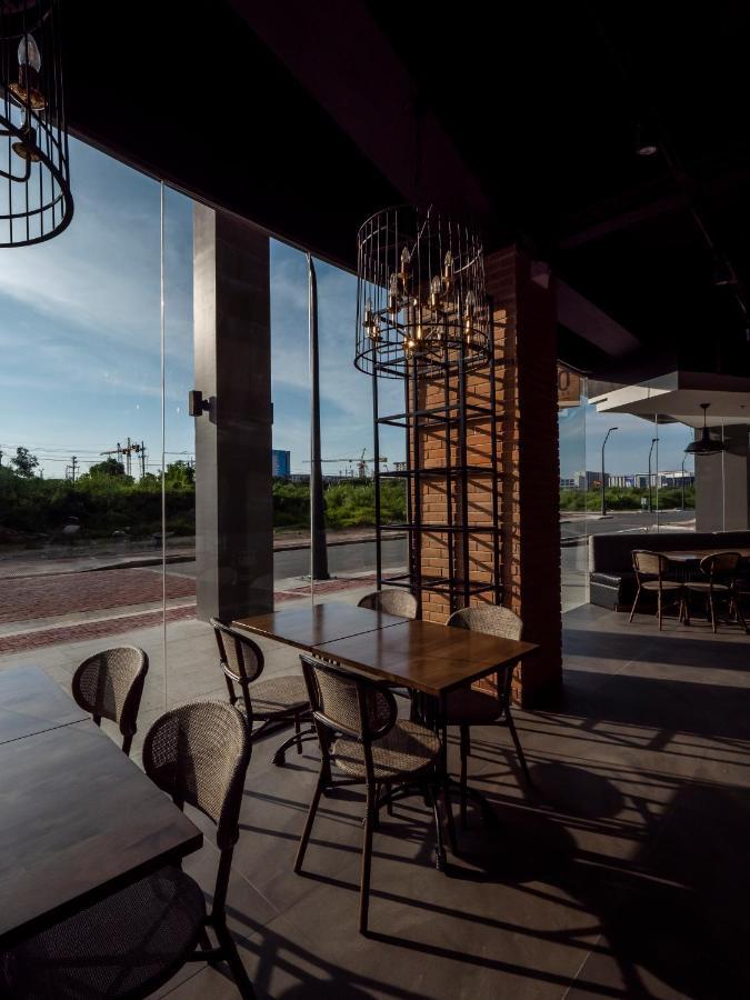 Sequoia Hotel Manila Bay Paranaque City エクステリア 写真